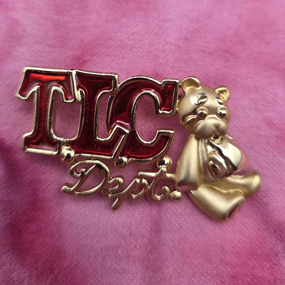 812. TLC Gold-Tone and Red Bear Pin